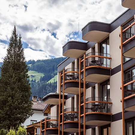 Modern With Balcony Lägenhet