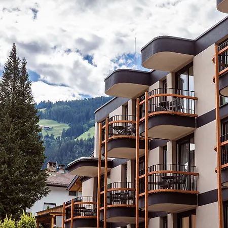 Modern With Balcony Apartmán *