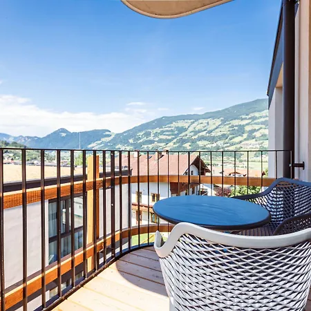 Modern With Balcony Apartmán Fügen